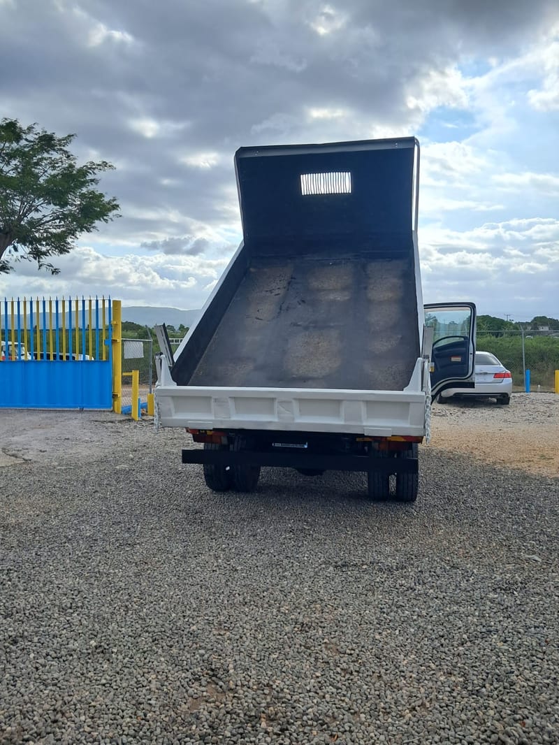 2011 Isuzu Tipper Truck for Sale | Rahmel Auto — photo 7