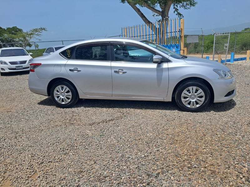 2020 Nissan Sylphy Sedan – For Sale | $2,390,000 | Rahmel Auto — photo 3