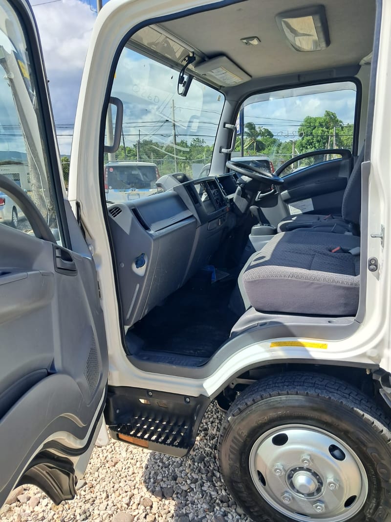 2020 Isuzu Elf Freezer Box Truck for sale $5,500,000 | Rahmel Auto — photo 6