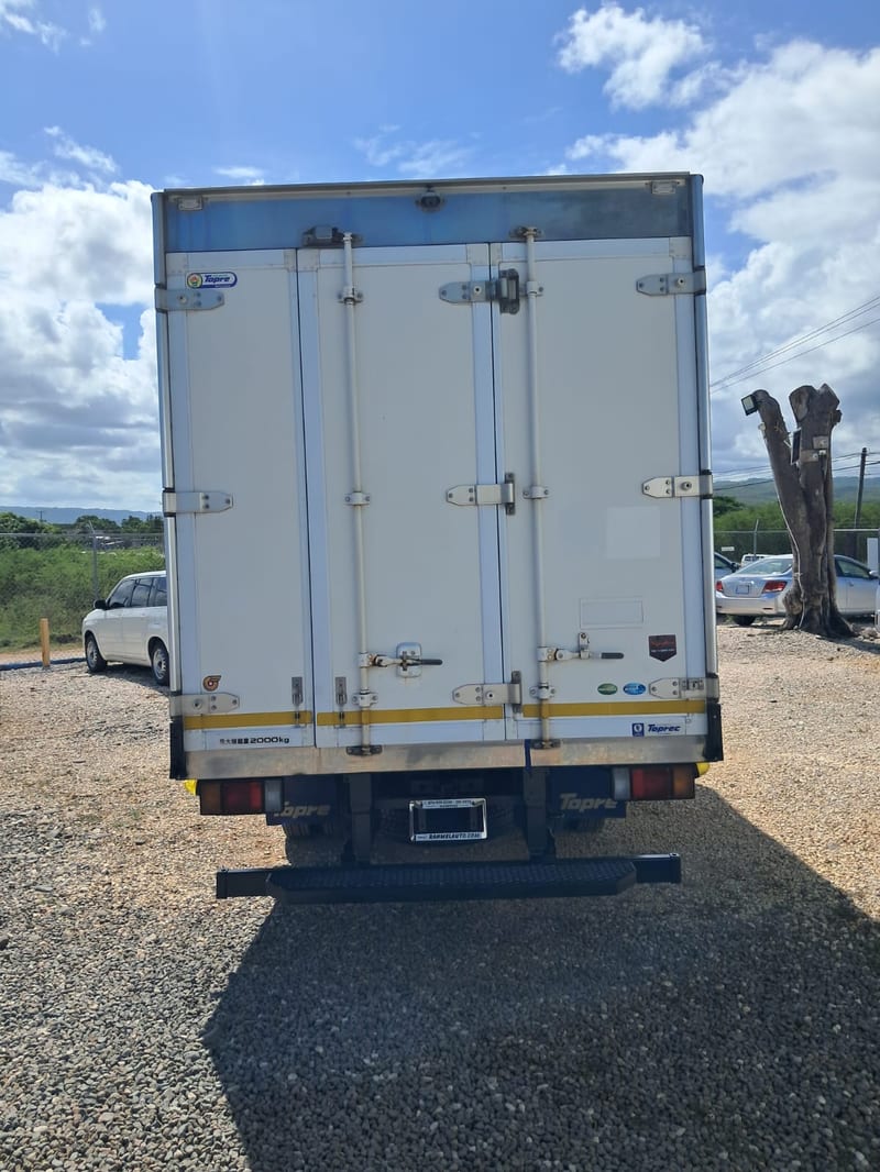2020 Isuzu Elf Freezer Box Truck for sale $5,500,000 | Rahmel Auto — photo 4