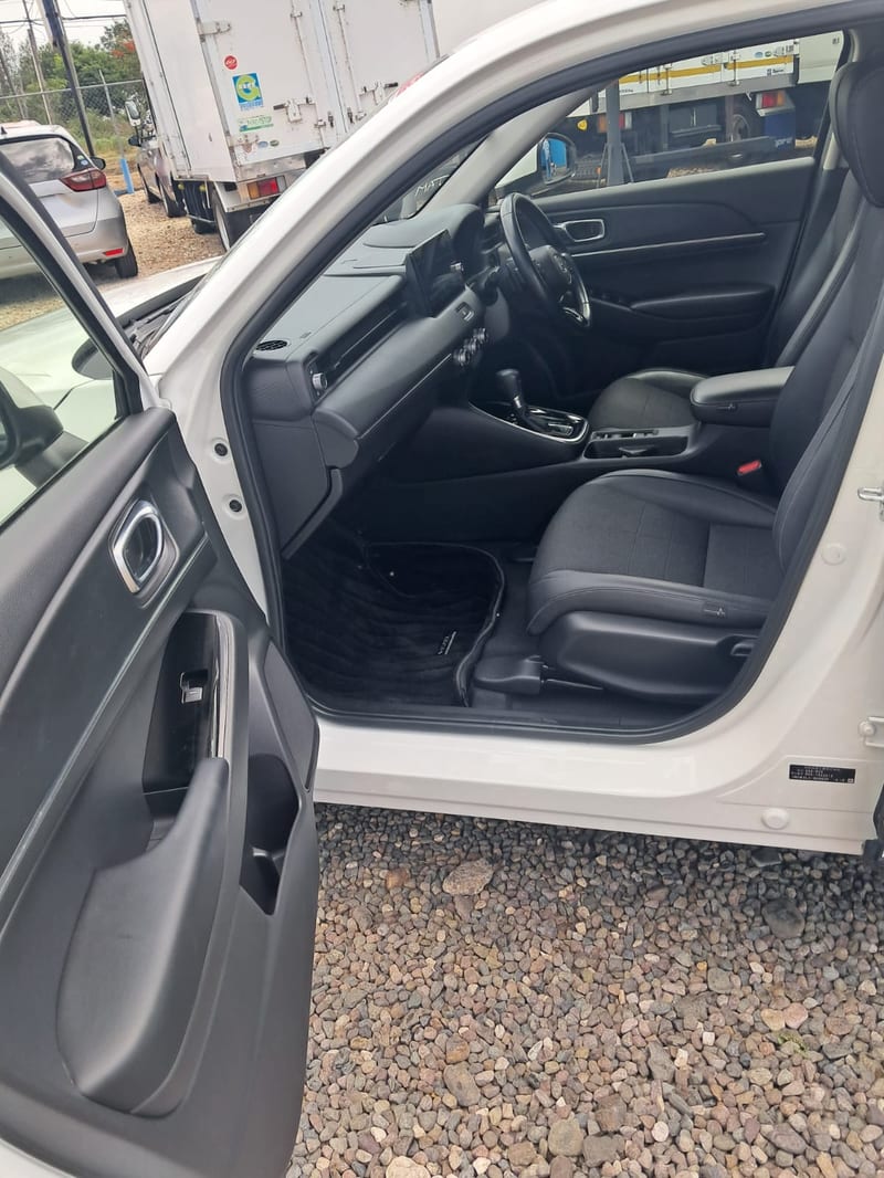 2021 Honda Vezel for Sale in Jamaica – Pearl White SUV, Low Mileage | Rahmel Auto — photo 7