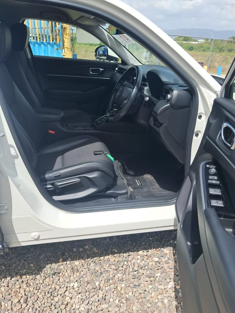 2021 Honda Vezel for Sale in Jamaica – Pearl White SUV, Low Mileage | Rahmel Auto — photo 9