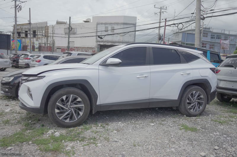 2023 Hyundai Tucson (White) SUV | NCB Jamaica Repossessed Listing — photo 2