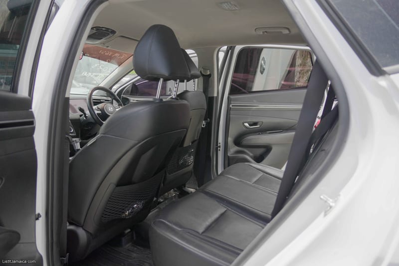 2023 Hyundai Tucson (White) SUV | NCB Jamaica Repossessed Listing — photo 9