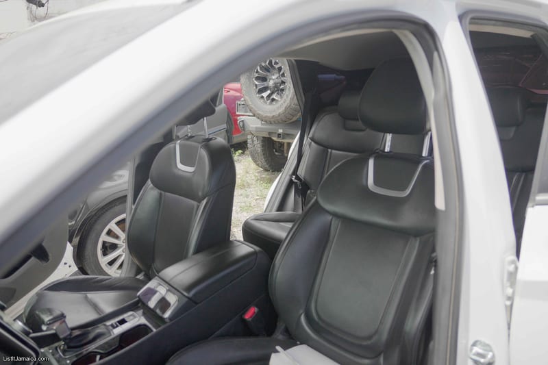 2023 Hyundai Tucson (White) SUV | NCB Jamaica Repossessed Listing — photo 12