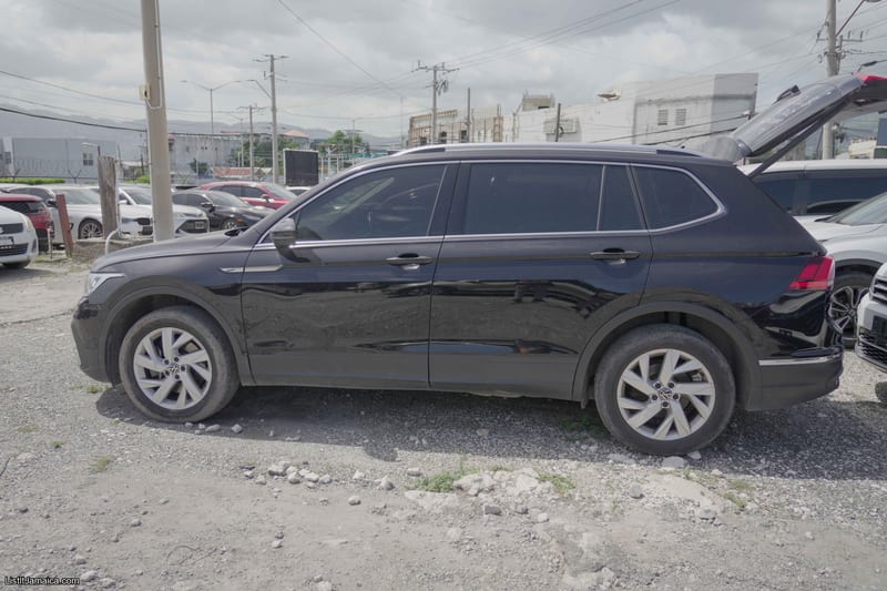 2023 VW Tiguan (Black) SUV | NCB Jamaica Repossessed Listing — photo 3
