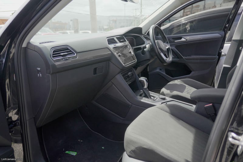 2023 VW Tiguan (Black) SUV | NCB Jamaica Repossessed Listing — photo 9