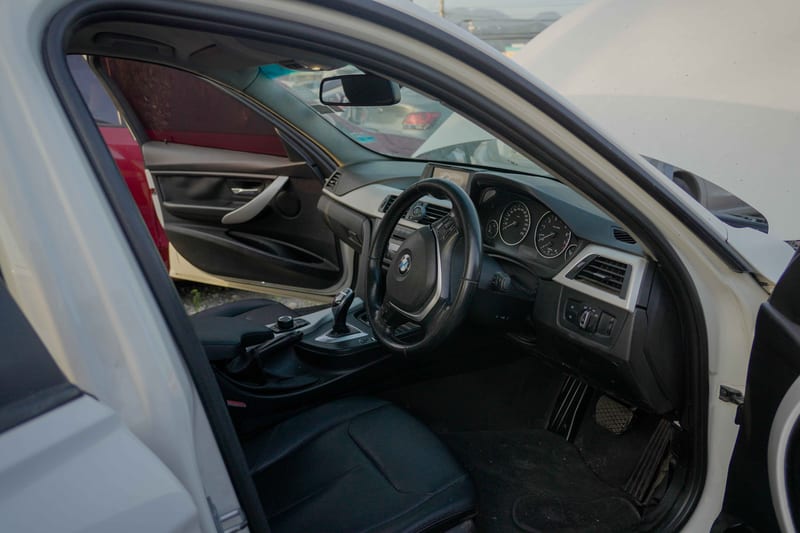 2022 320i BWM  — photo 8