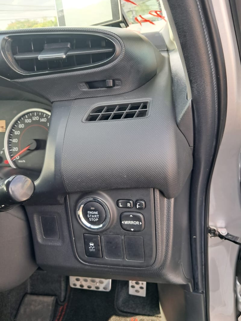 2016 Toyota Wish | Rahmel Auto — photo 13