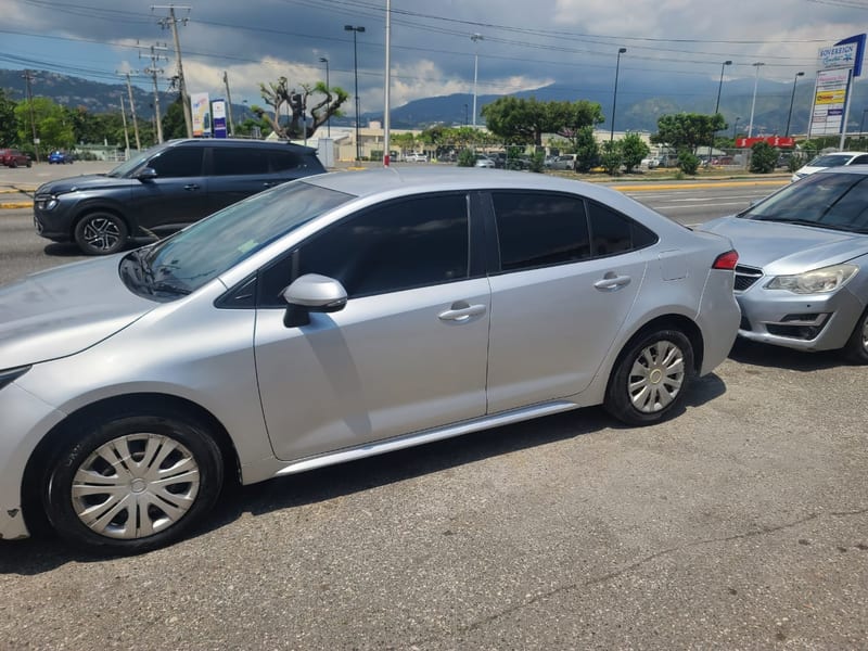 Toyota Corolla — photo 2