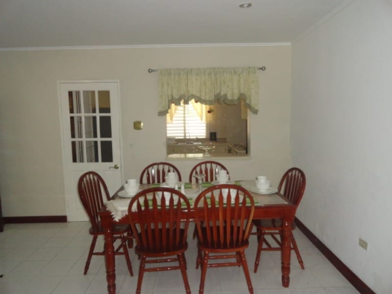 Ground Floor 2 Bed 2 Bath In Coral Gardens — photo 2